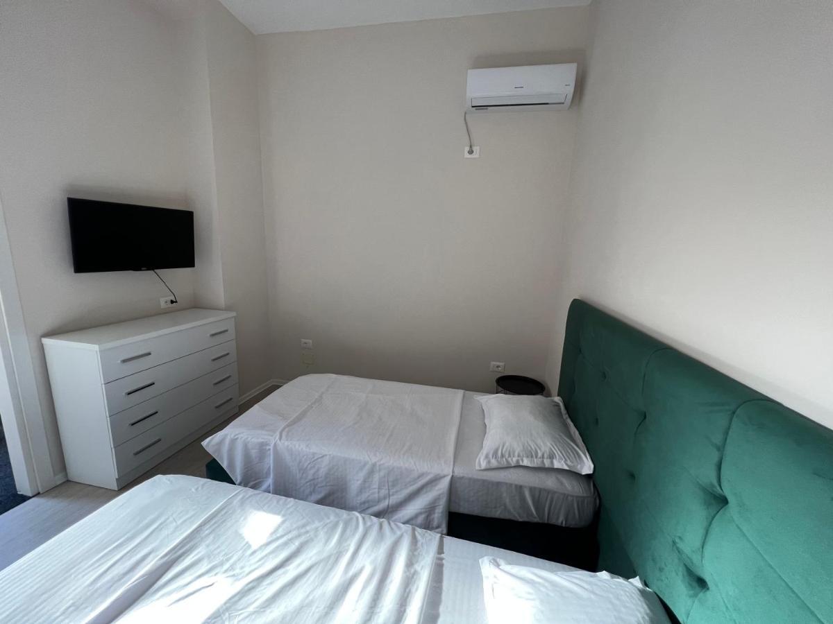 Hq Apartment In Center Tiranë Ngoại thất bức ảnh