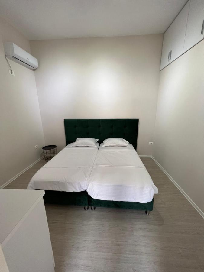 Hq Apartment In Center Tiranë Ngoại thất bức ảnh