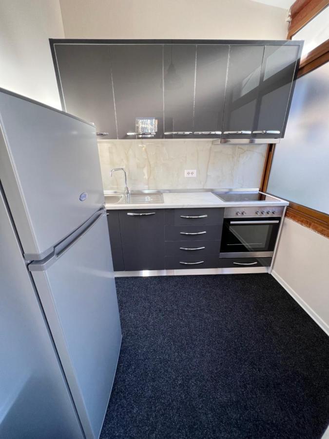 Hq Apartment In Center Tiranë Ngoại thất bức ảnh