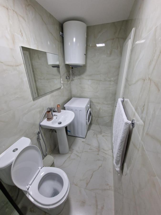 Hq Apartment In Center Tiranë Ngoại thất bức ảnh
