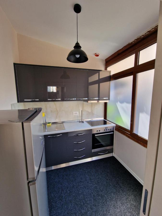 Hq Apartment In Center Tiranë Ngoại thất bức ảnh